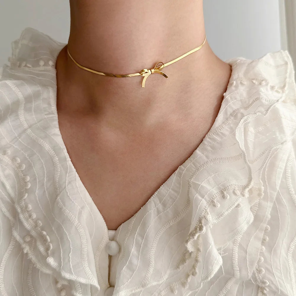 Bow Pendant Necklace